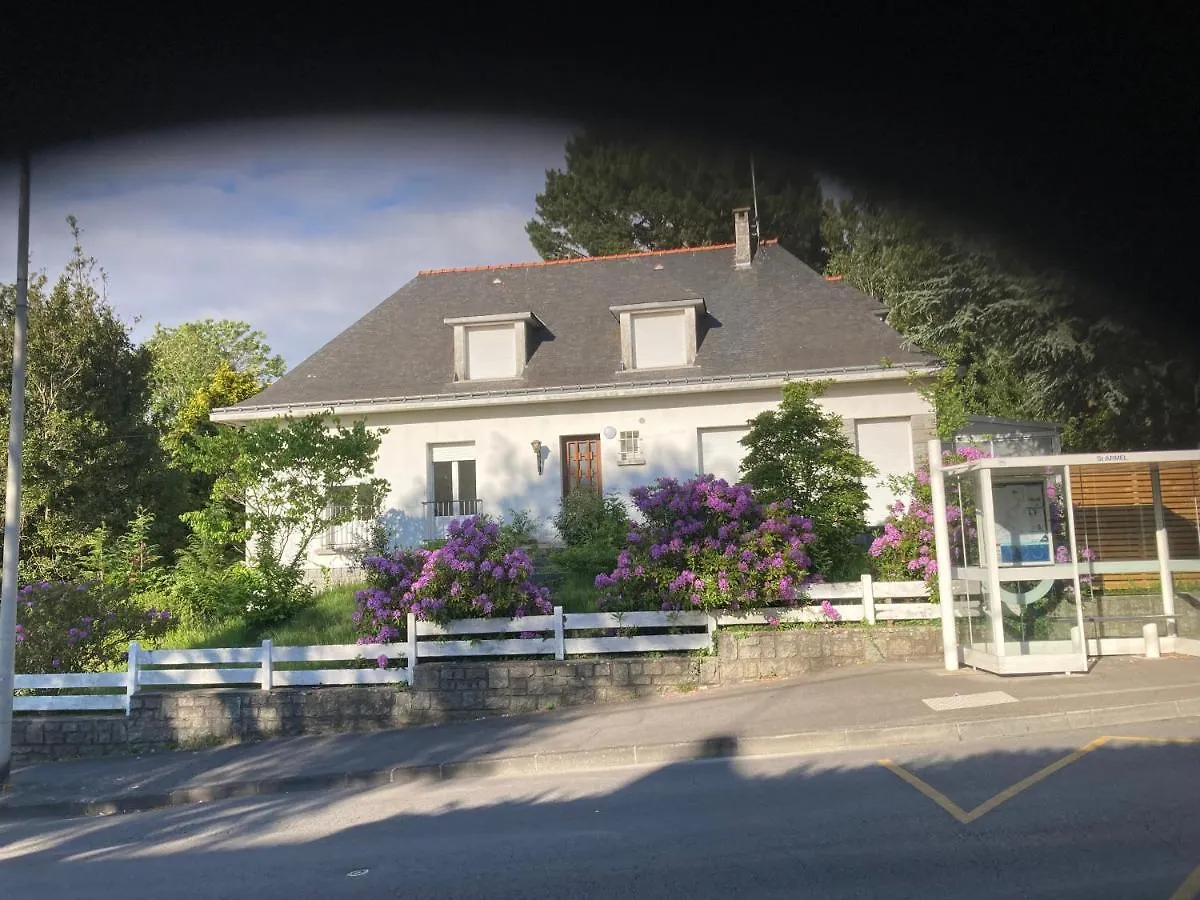 Etage Avec Acces Independant Dans Une Maison Avec Grand Parc